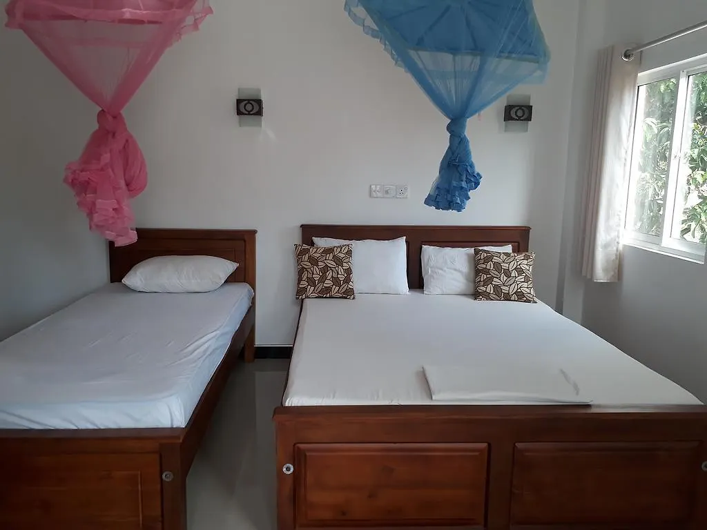 ** Guest house Anna Tourist Inn Negombo Sri Lanka